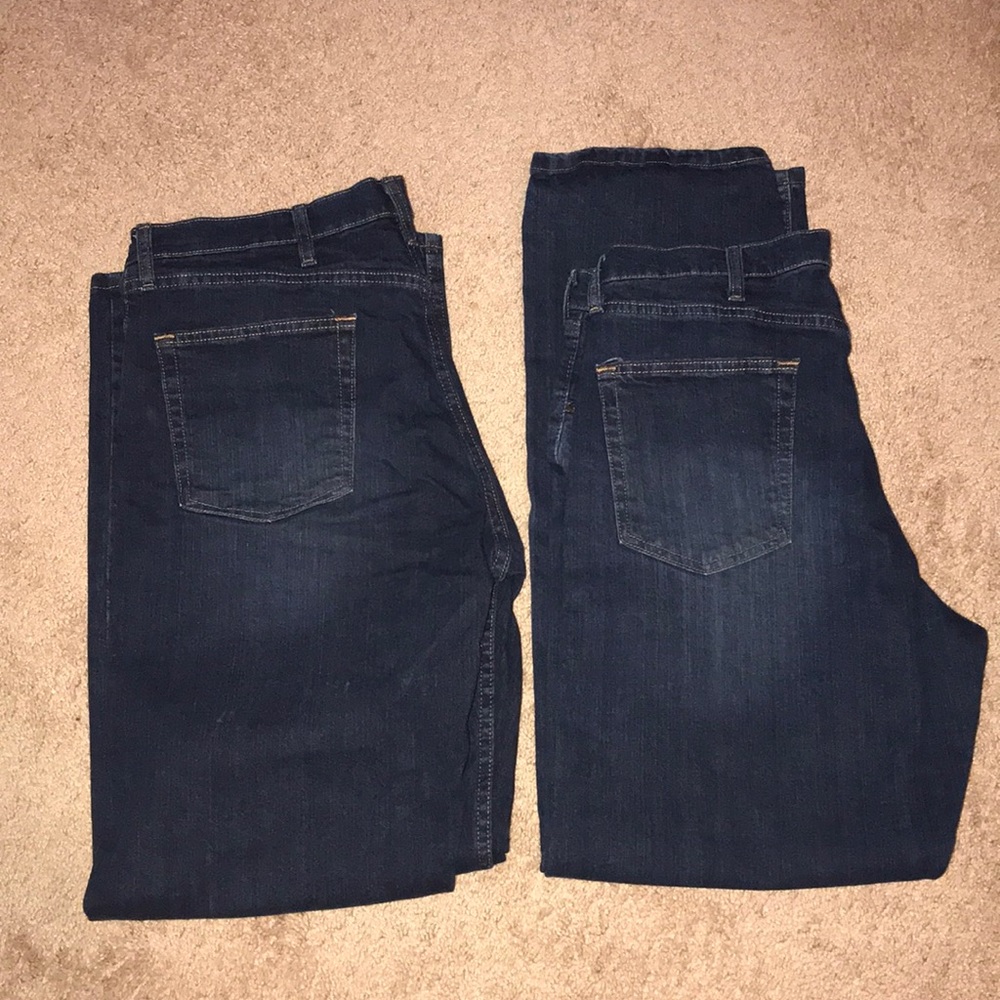 2 pairs of Wrangler relaxed fit jeans